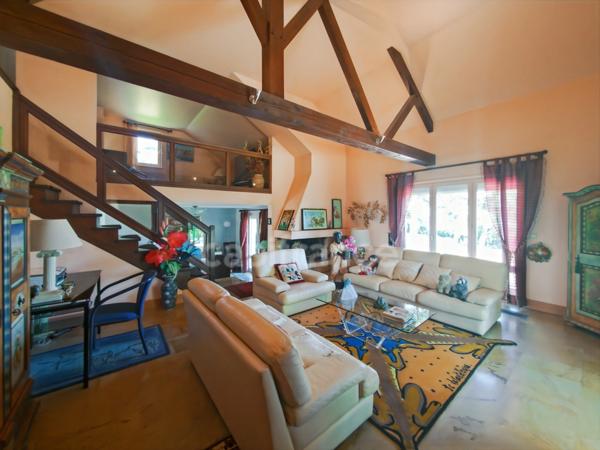 Maison à vendre 6 pièces GIVRY (71) terrain de 3400 m²