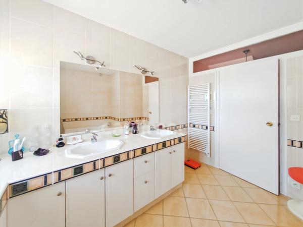 Maison à vendre 6 pièces GIVRY (71) terrain de 3400 m²