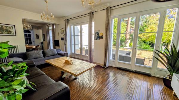 Demeure d'exception au coeur de Mamers 450m² habitables Jardin clos 1500m²