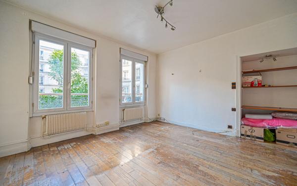 Appartement à vendre    3 pièces • 75 m2 Paris 18