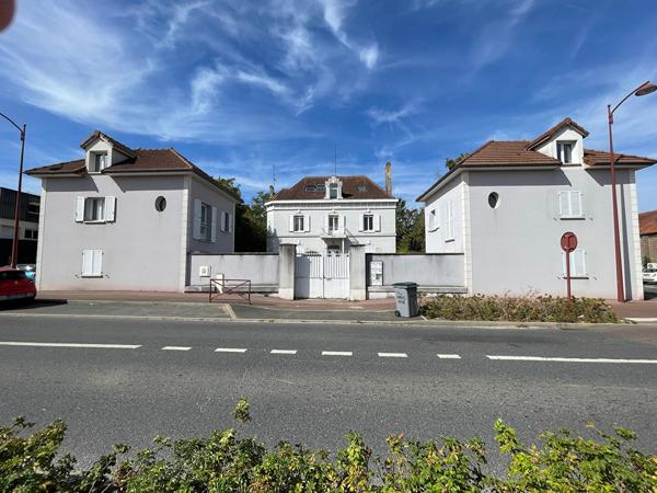 Immeuble Chevry Cossigny 5 pièce(s) 96.43 m2