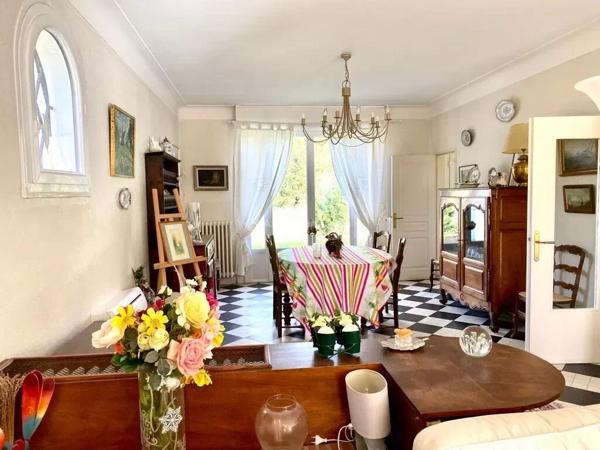 Vente Maison 8 pièces 238 m2 à La Chartre-sur-le-Loir