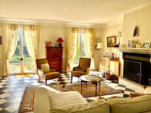 Vente Maison 8 pièces 238 m2 à La Chartre-sur-le-Loir