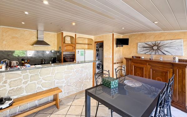 Maison à vendre    4 pièces •  La Crau