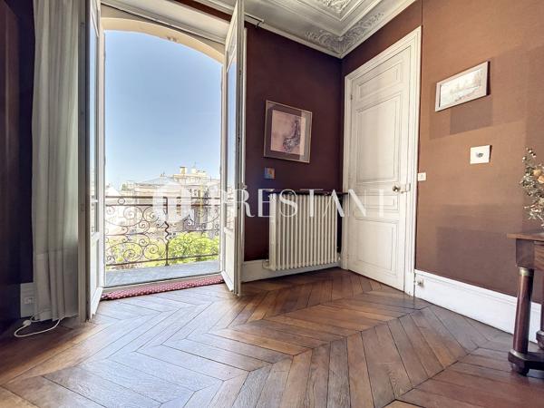 Rive droite – Appartement 114.80 m² – 4 ou 5 pièces – balcon – box – cave, VERSAILLES