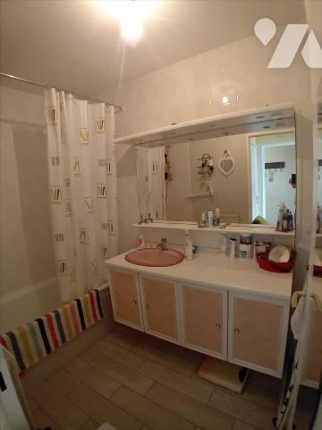 LE MANS SUD, appartement T2 en parfait état au 3ème étage.