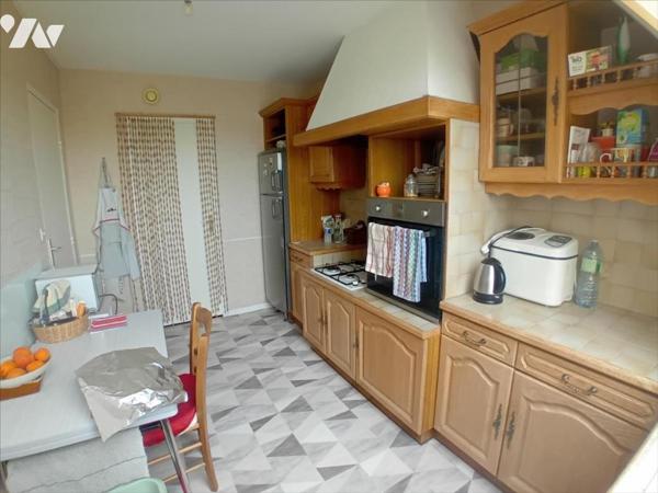 LE MANS SUD, appartement T2 en parfait état au 3ème étage.