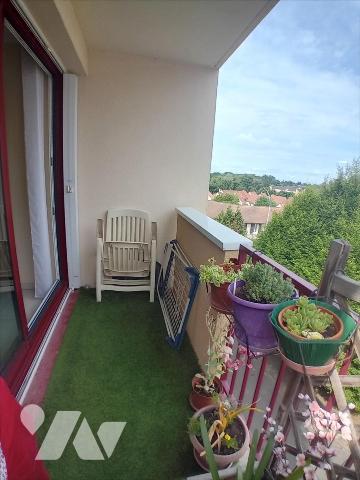 LE MANS SUD, appartement T2 en parfait état au 3ème étage.