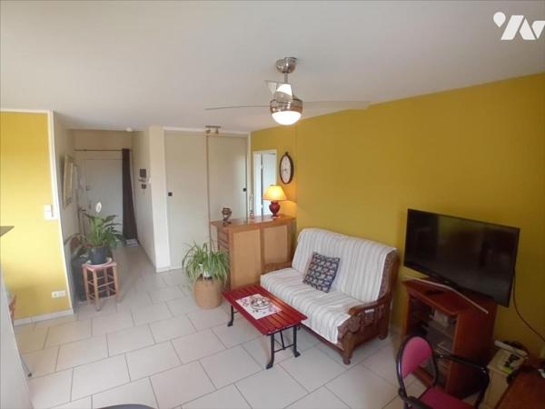 LE MANS SUD, appartement T2 en parfait état au 3ème étage.