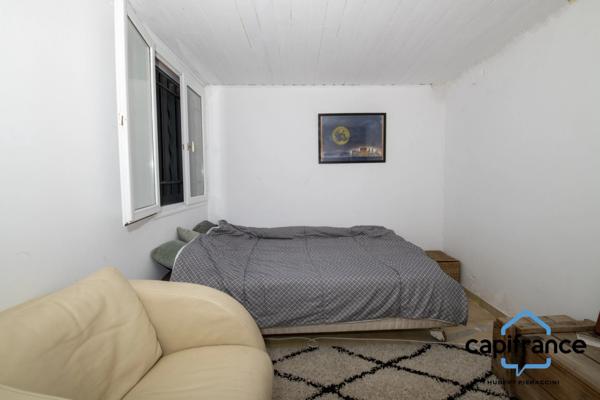 Bormes les mimosas 83 Maison constituée par deux appartements , le lot 1 et 2 constitué par un appartement et 387 m2