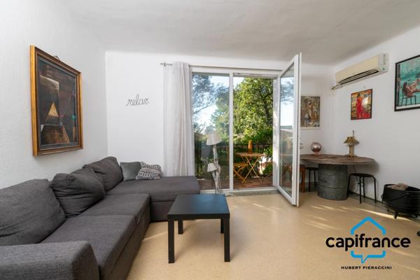 Bormes les mimosas 83 Maison constituée par deux appartements , le lot 1 et 2 constitué par un appartement et 387 m2