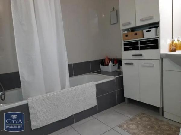 Appartement à louer 2 pièces 44.31m² Bourgoin-Jallieu (38300)