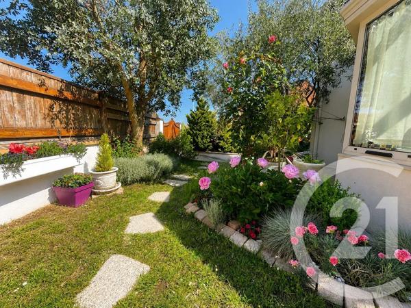 Maison à vendre  8 pièces - 220 m 2   MAGNANVILLE  - 78