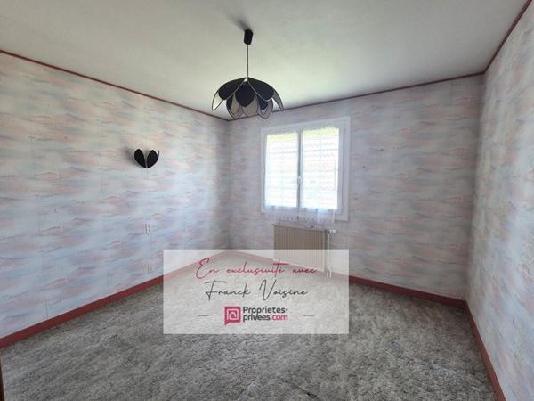 A VENDRE  en EXCLUSIVITE aux Herbiers, centre ville - Maison avec 4 chambres sur un terrain de  729 m2 env