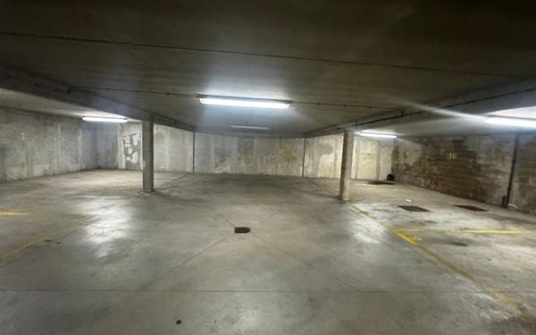 Stationnement à vendre    15 m2 Amiens