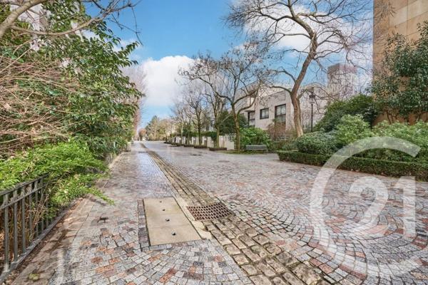 Appartement F1 à vendre  1 pièce - 32 m 2   LEVALLOIS PERRET  - 92