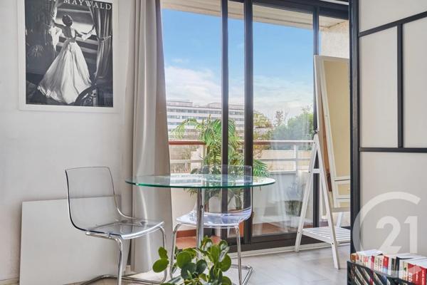 Appartement F1 à vendre  1 pièce - 32 m 2   LEVALLOIS PERRET  - 92