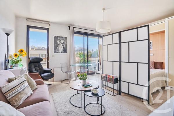 Appartement F1 à vendre  1 pièce - 32 m 2   LEVALLOIS PERRET  - 92