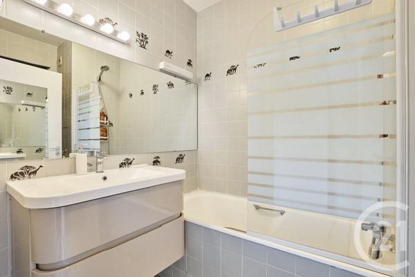 Appartement F1 à vendre  1 pièce - 32 m 2   LEVALLOIS PERRET  - 92