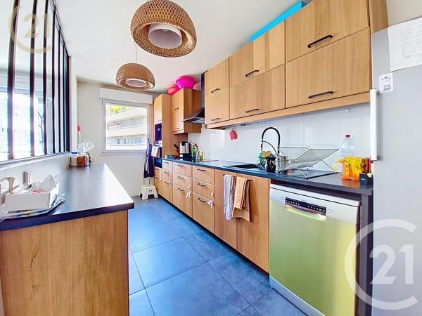 Appartement F5 à vendre  5 pièces - 136,01 m 2   LEVALLOIS PERRET  - 92