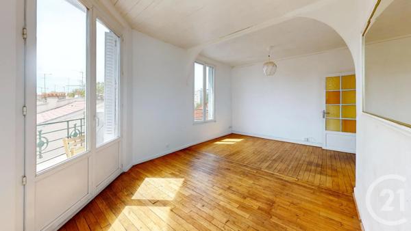 Appartement F2 à vendre  2 pièces - 41,70 m 2   ST DENIS  - 93