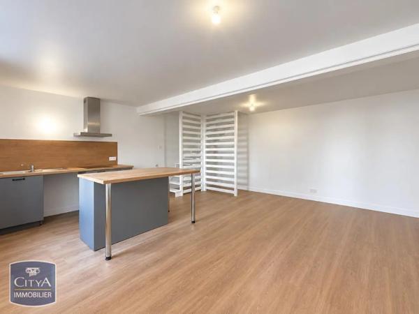 Appartement à louer 4 pièces 73.75m² Chartres (28000)