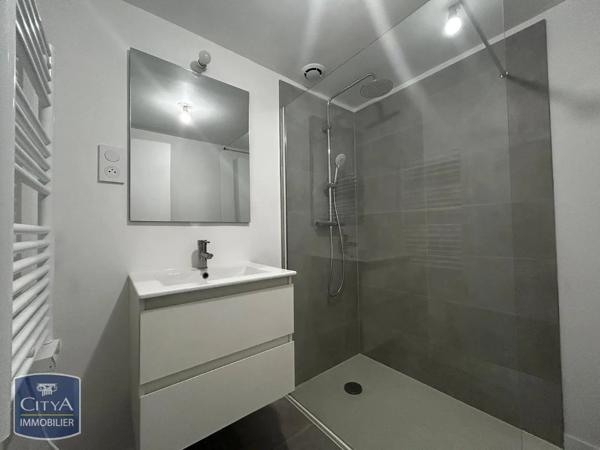 Appartement à louer 4 pièces 73.75m² Chartres (28000)