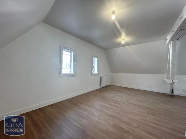 Appartement à louer 4 pièces 73.75m² Chartres (28000)