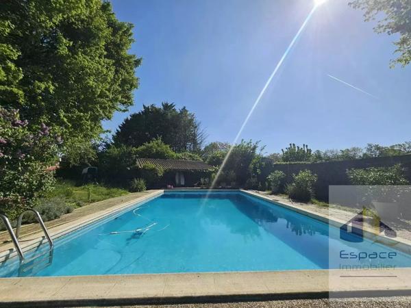 Maison familiale avec studio indépendant sur 1612m²