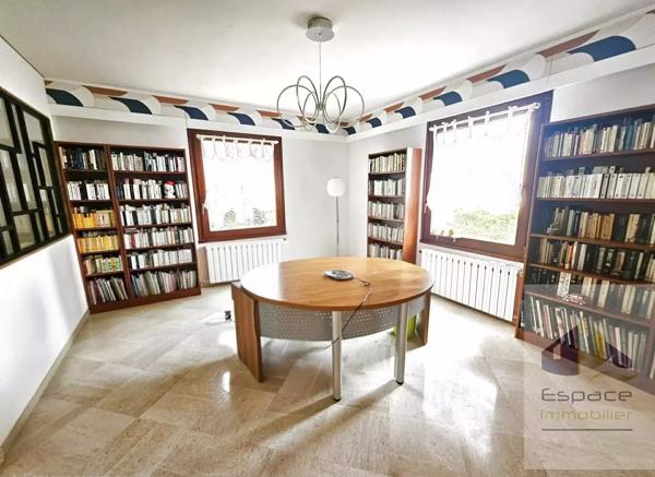 Maison familiale avec studio indépendant sur 1612m²