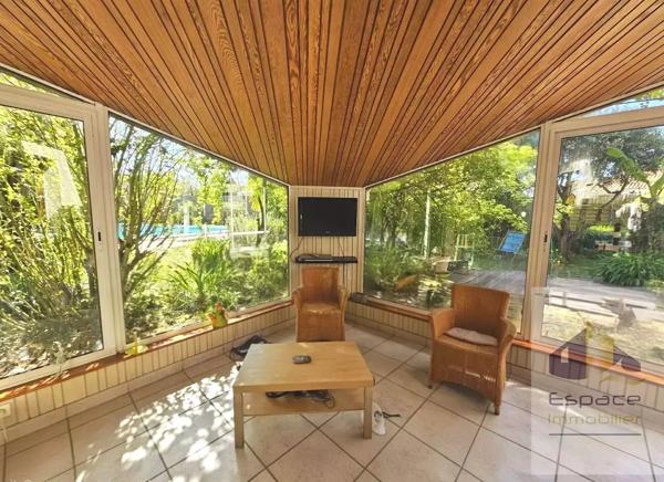 Maison familiale avec studio indépendant sur 1612m²