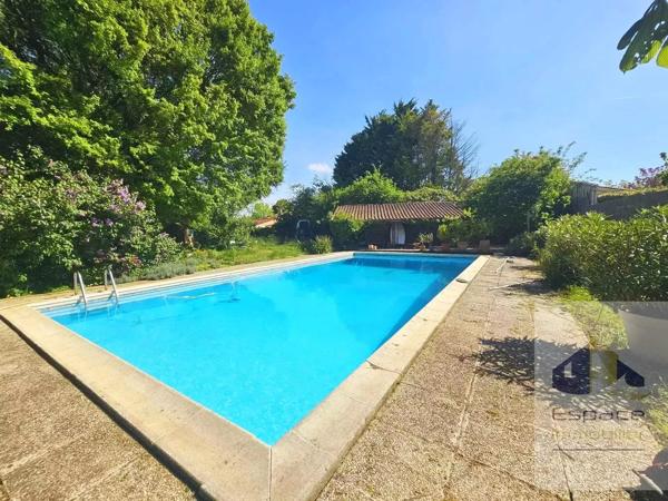 Maison familiale avec studio indépendant sur 1612m²