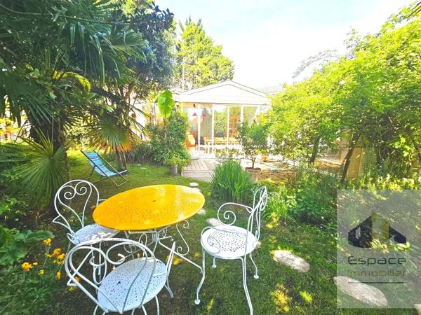 Maison familiale avec studio indépendant sur 1612m²