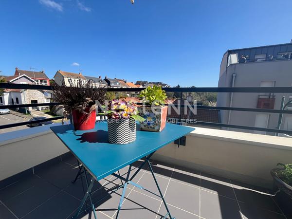 Haute-Indre,, appartement 1 chambre, balcon + parking