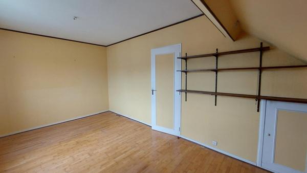 Maison de 6 pièces, 5 chambres, garage et jardin