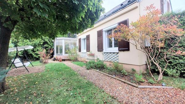 Maison de 6 pièces, 5 chambres, garage et jardin