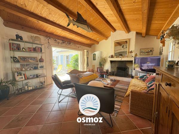 Maison type 5 en centre-bourg de LOIX !