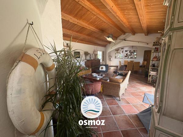 Maison type 5 en centre-bourg de LOIX !