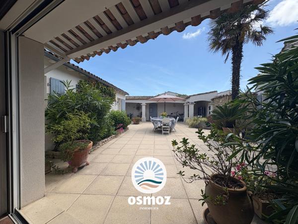 Maison type 5 en centre-bourg de LOIX !