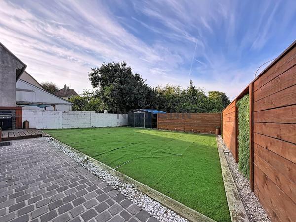 À vendre : Appartement de 4 pièces à VALENTON avec terrasses et jardin.