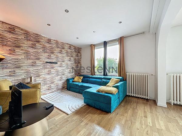 À vendre : Appartement de 4 pièces à VALENTON avec terrasses et jardin.