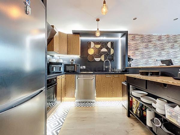 À vendre : Appartement de 4 pièces à VALENTON avec terrasses et jardin.