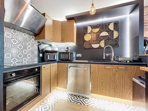 À vendre : Appartement de 4 pièces à VALENTON avec terrasses et jardin.