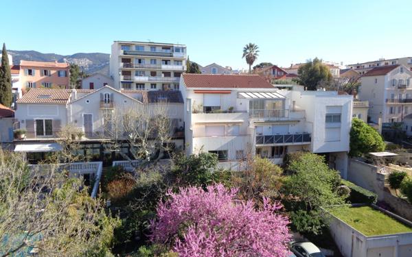 Appartement à vendre    6 pièces • 108 m2 Toulon