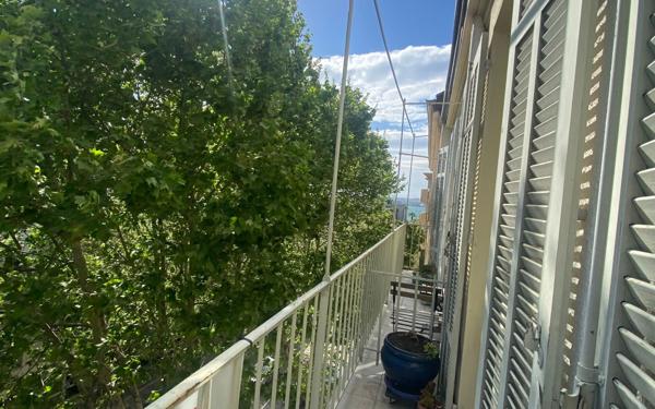 Appartement à vendre    6 pièces • 108 m2 Toulon