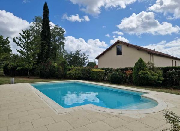 Maison ancienne - Saint-cyprien Maison de village de caractère avec piscine et terrain de 1875m2