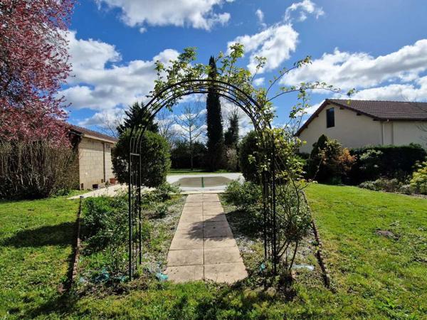 Maison ancienne - Saint-cyprien Maison de village de caractère avec piscine et terrain de 1875m2