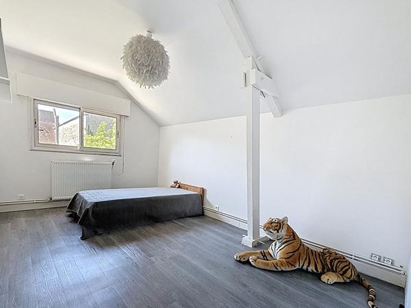 Maison d'architecte dans le coeur de ville de Meaux - 220 m² - 7 chambres - piscine chauffée et sous-sol total