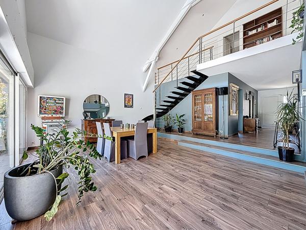 Maison d'architecte dans le coeur de ville de Meaux - 220 m² - 7 chambres - piscine chauffée et sous-sol total