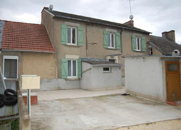 Immeuble à vendre    7 pièces • 123 m2 Saint-Satur